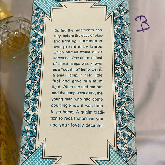 3 vintage Avon decanters (#1) - Picture 9 of 9